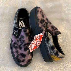 RARE NWT Fuzzy Platform Vans